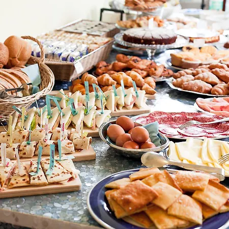 Eugenio Отель 2*