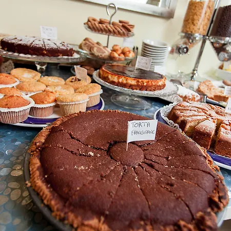 Eugenio Отель Чезенатико